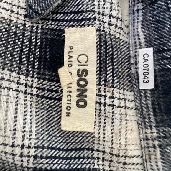 Navy blue and white flannel - Picture 2 of 4